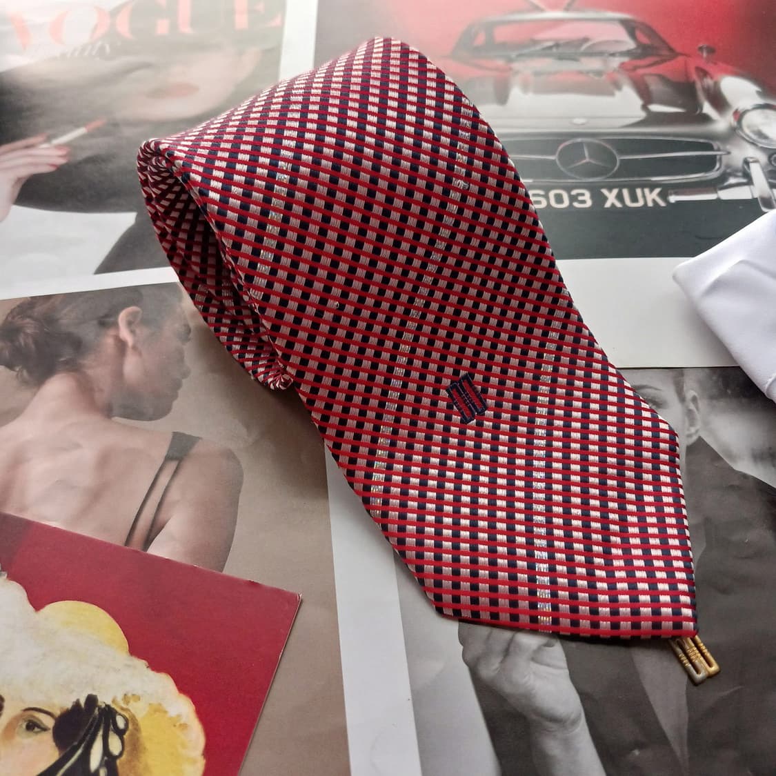 닥스 실크 레드 자카드 패턴 넥타이 8.2cm A+등급 A18783
 상품이미지2