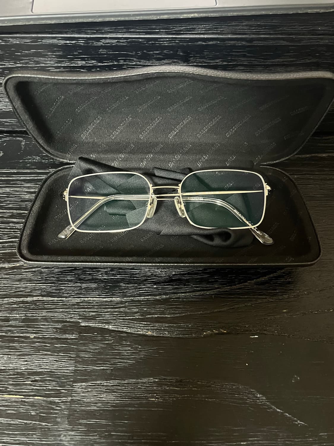 (OS) 발렌시아가 인비저블 실버 렉탱글 안경 상품이미지2