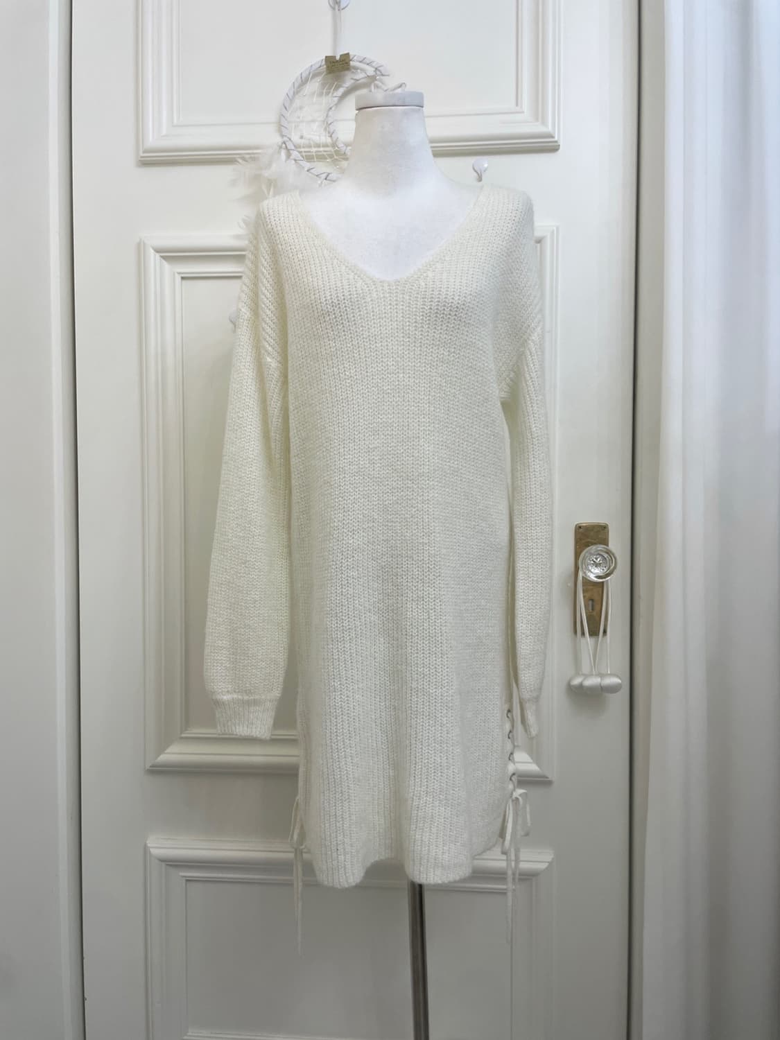 ivory side lace-up loose sweater opc 상품이미지1