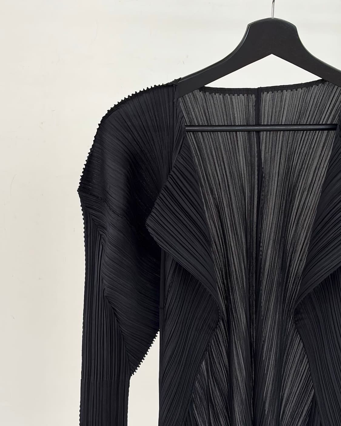 플리츠플리즈 블랙 베이직 링컬 가디건  상품이미지2