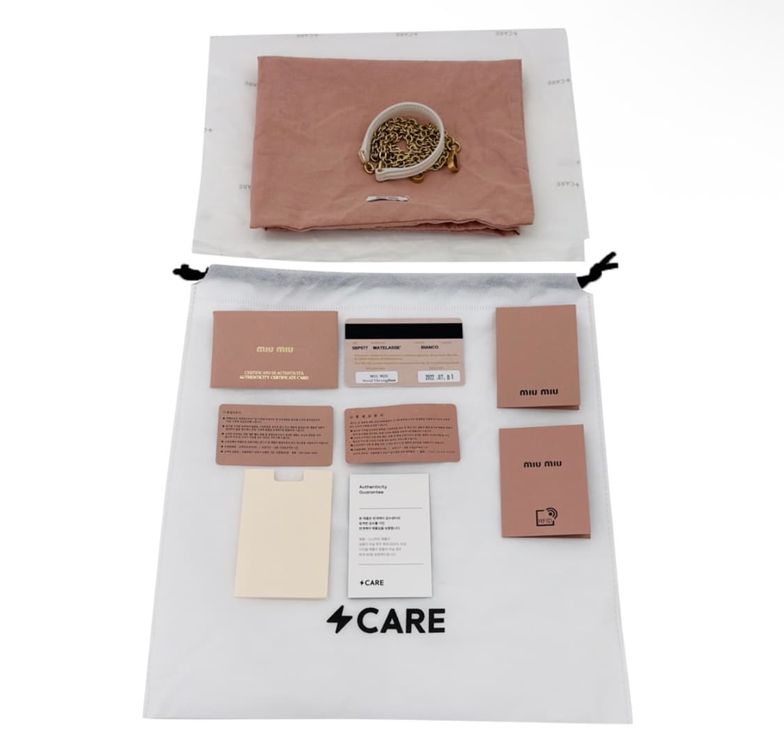 [MINI] 미우미우 여성 나파 마테라쎄 레더 탑핸들 미니 토트백 화이트 상품이미지10