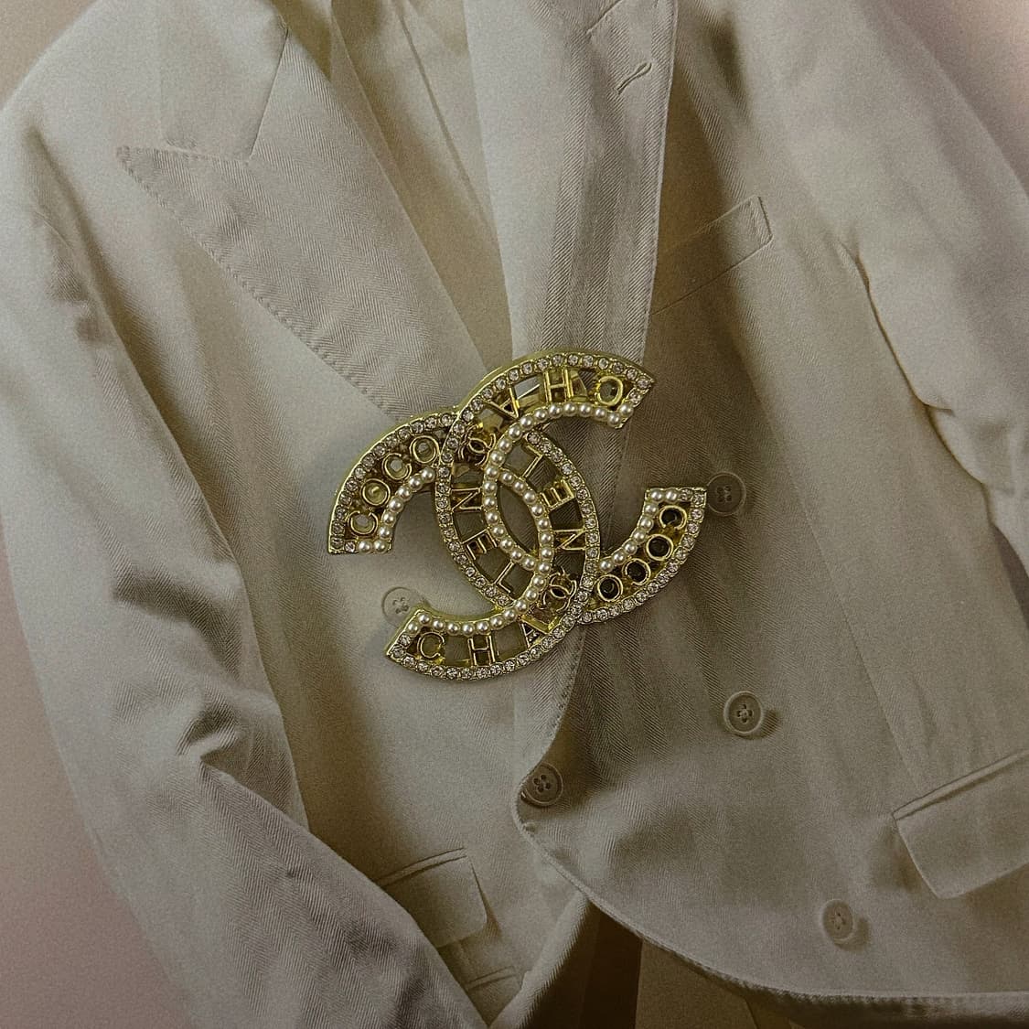 샤넬 더블 CC 레터링 골드 빅 브로치 상품이미지2