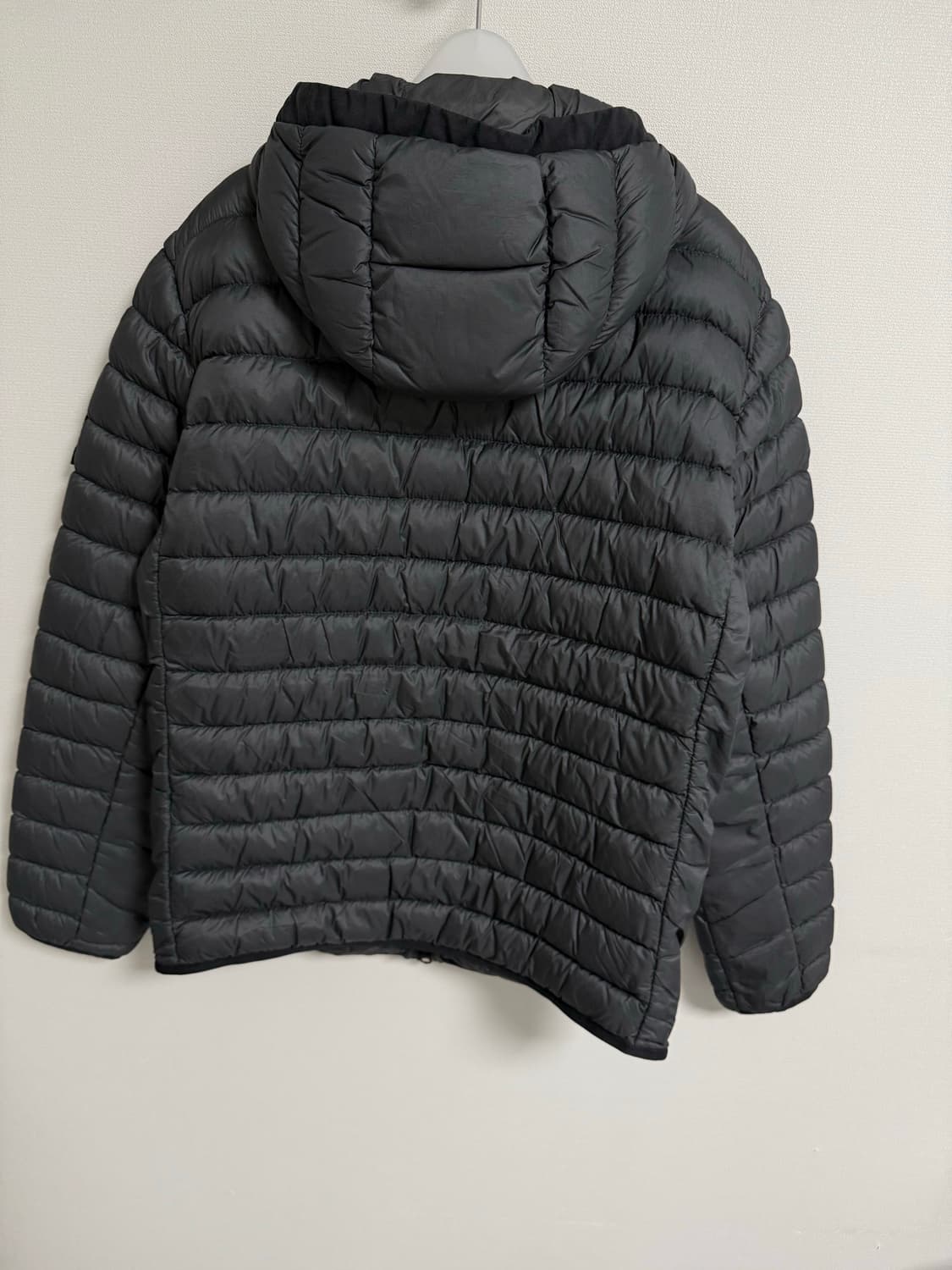 L)스톤아일랜드 18FW 마이크로얀 후드 경량패딩 먹색 상품이미지3