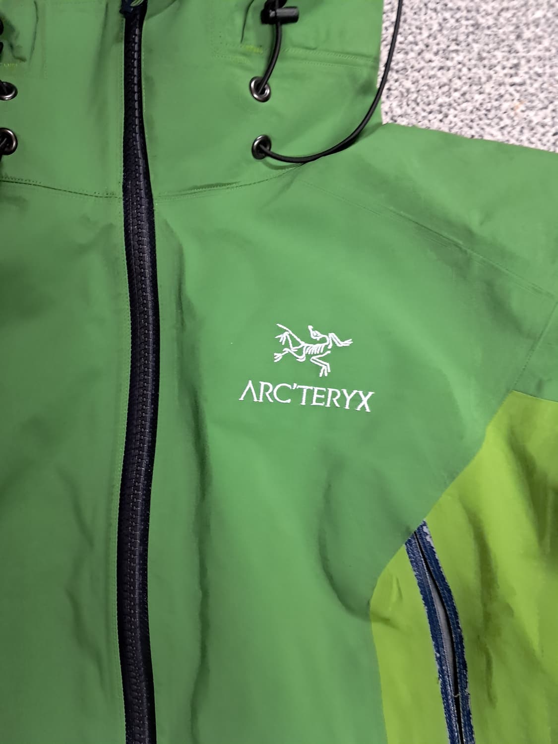 아크테릭스 바람막이 상품이미지2