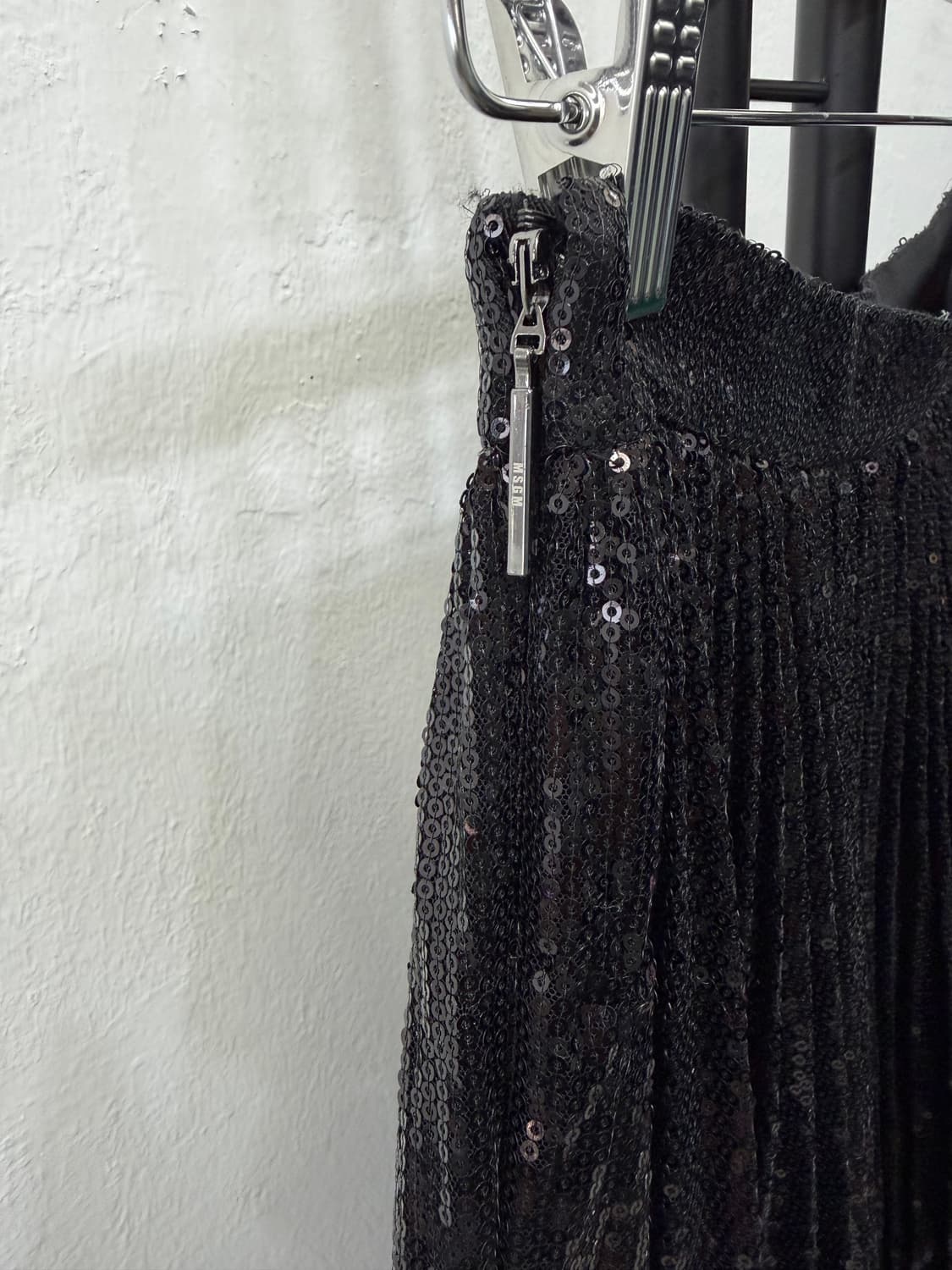 매장판정품) MSGM 스팽글 플리츠 스커트 38 상품이미지5