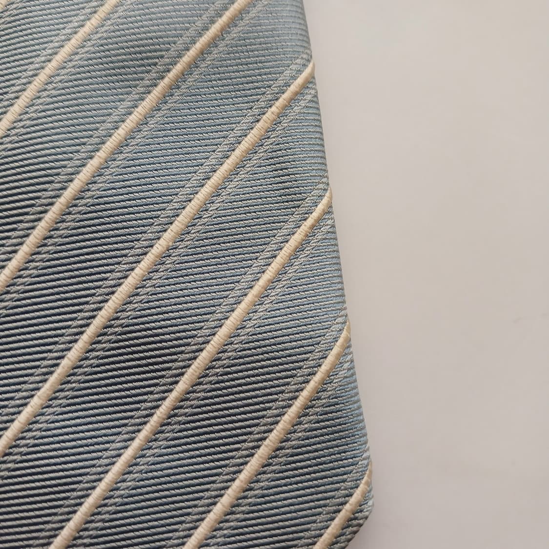 에스 티 듀퐁 실크 스트라이프 넥타이 9.1cm A등급 A18609
 상품이미지8