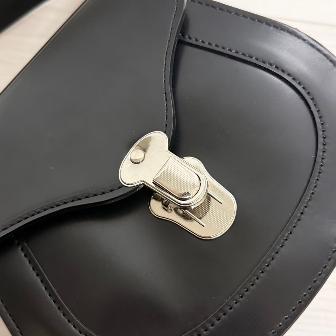 꼼데가르송 꼼데가르송 폴드 오버 탑 미니백 상품이미지7