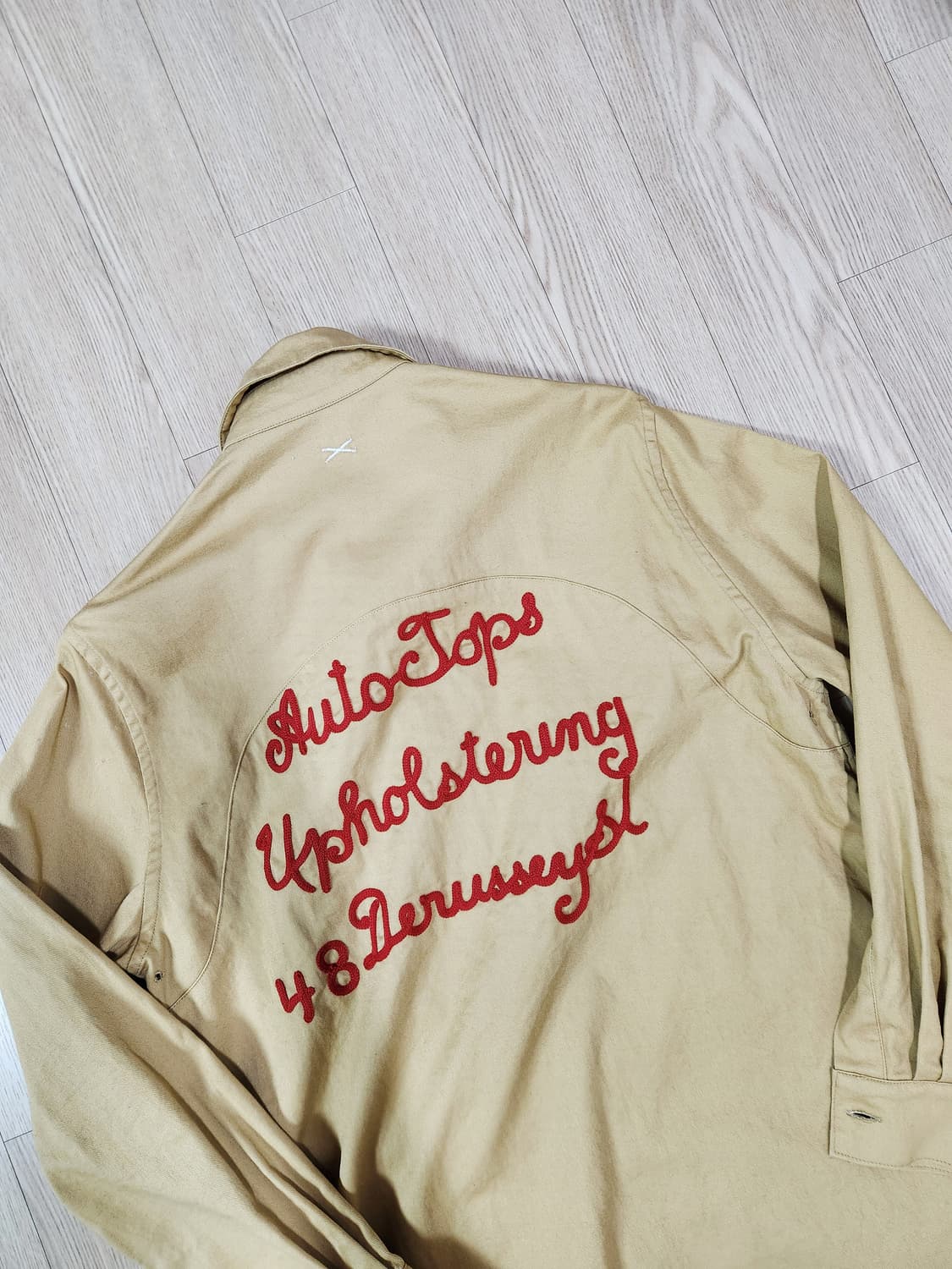 SIFURY 카멜 더블 포켓 체인 자수 셔츠 상품이미지6