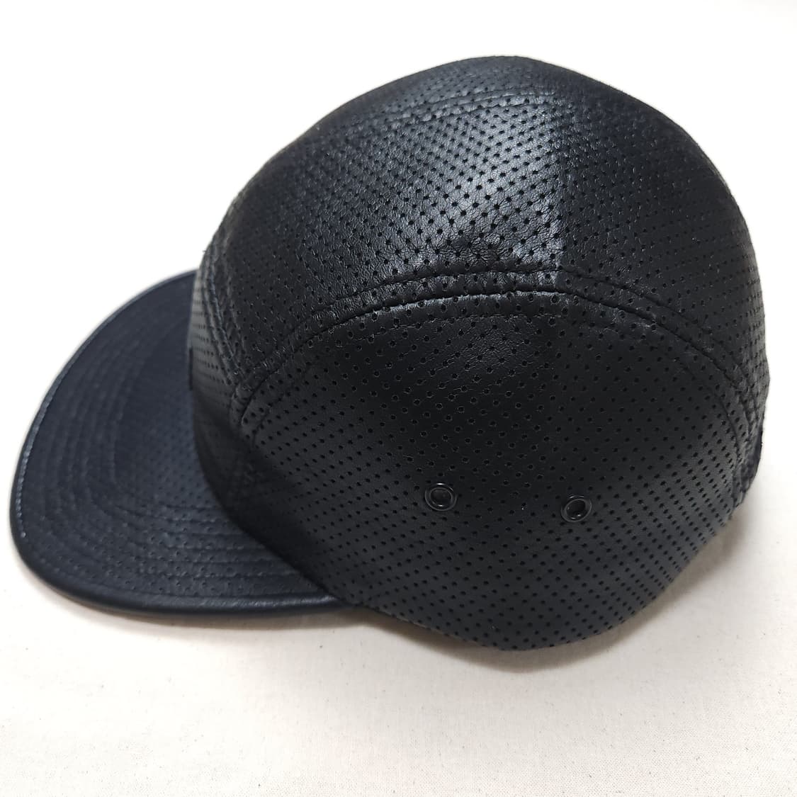 [OS] 14ss Supreme Perforated 레더 캠프캡 상품이미지4