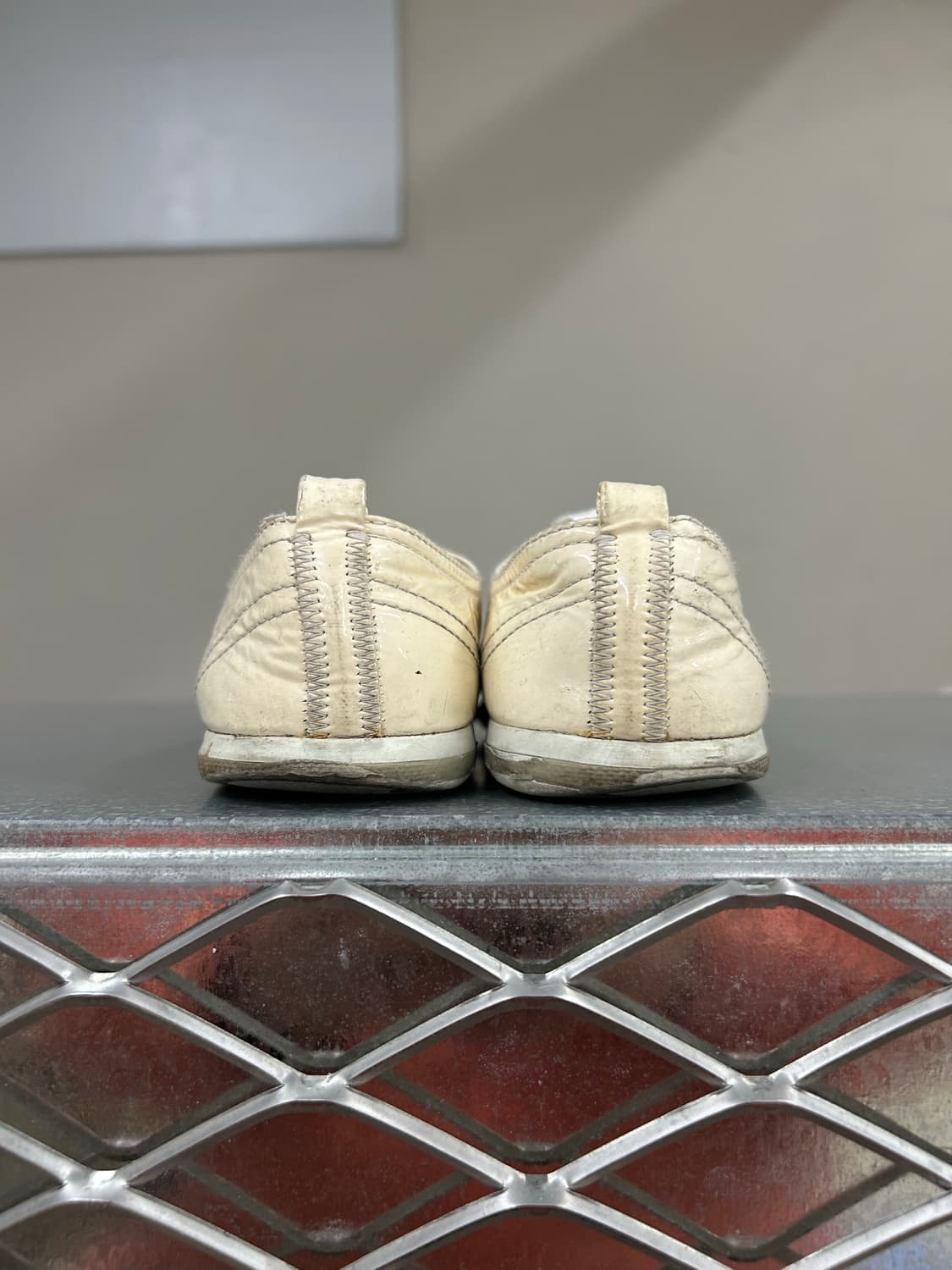 프라다 클래식 레드탭 스니커즈 35.5 상품이미지3