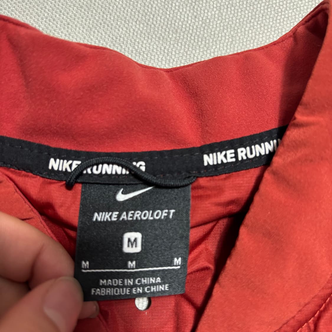 M 나이키 에어로로프트 러닝 베스트 상품이미지4
