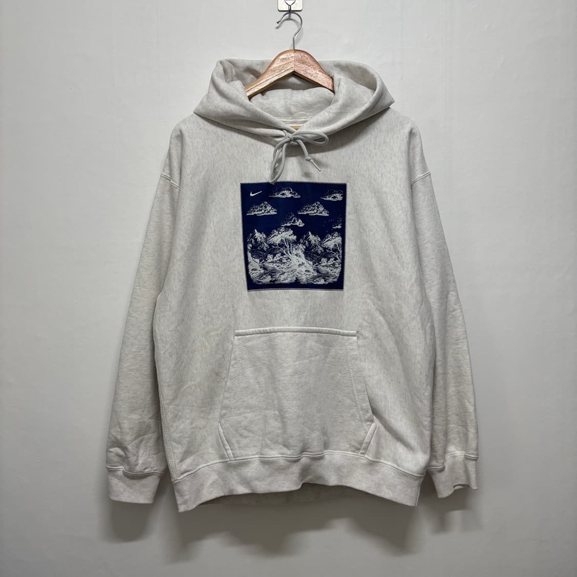 나이키 솔로 스우시 후드티 상품이미지1