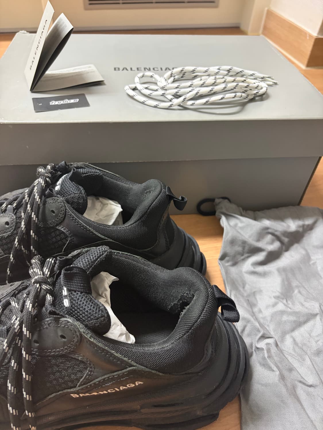 발렌시아가 트리플S 올블랙 40 상품이미지5