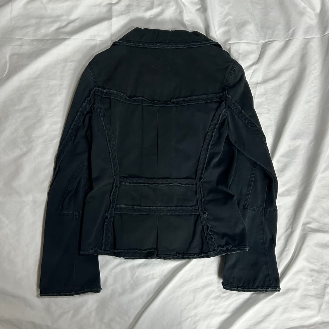 [TWILL TWENTY TWO] 컷오프 디테일 블랙 자켓 상품이미지2