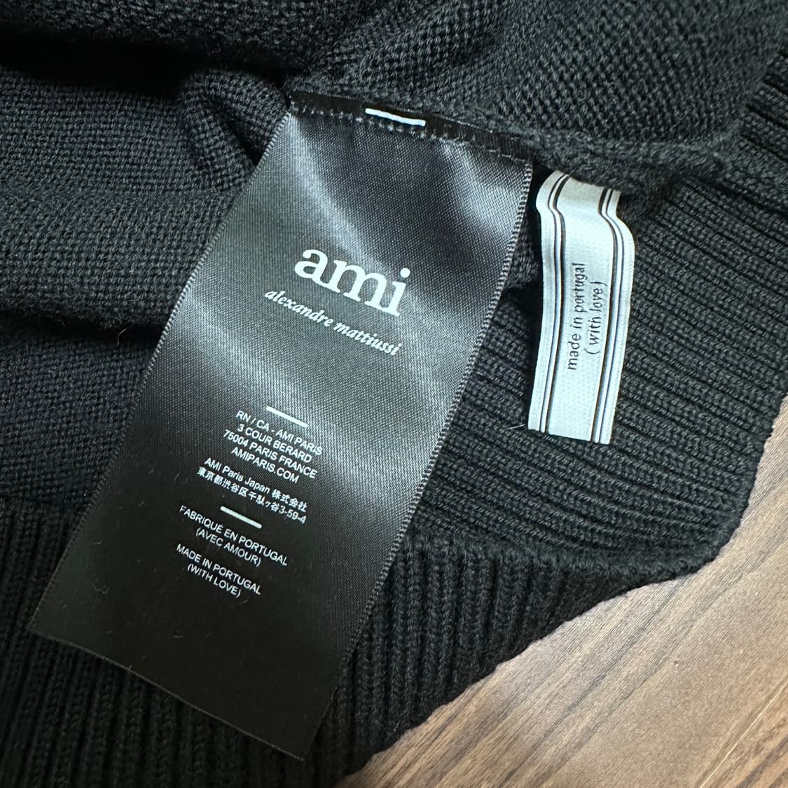 [L] AMI 인타르시아 빅하트 니트 블랙 상품이미지4