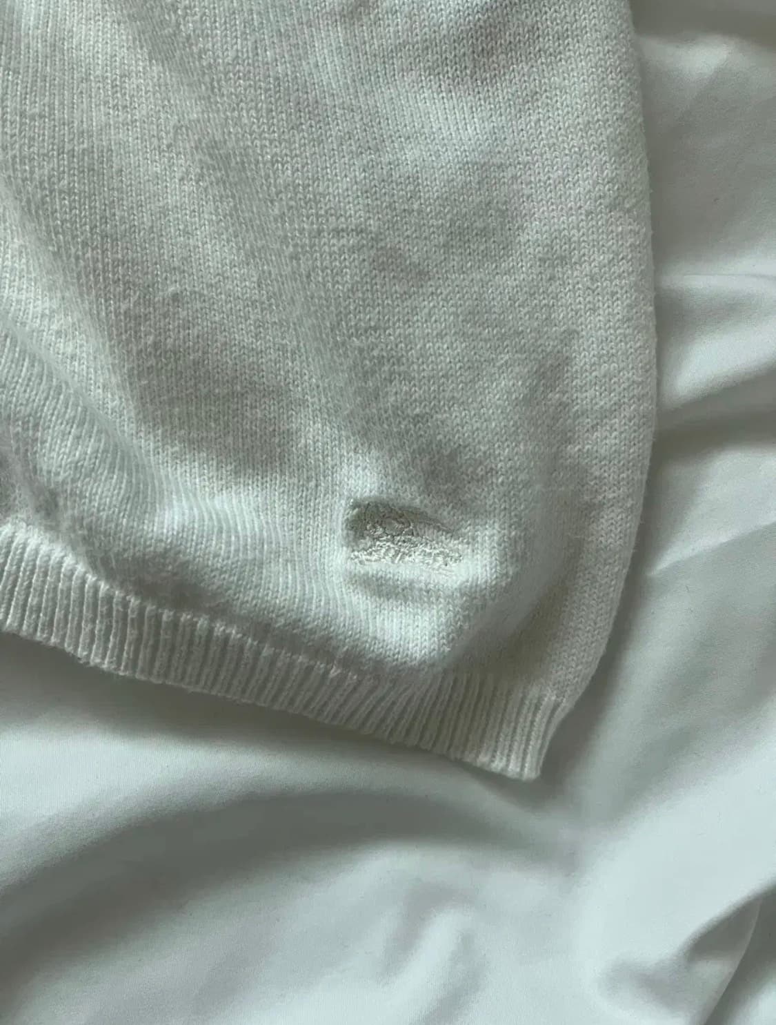 버버리 정품 화이트 브이넥 가디건 상품이미지2