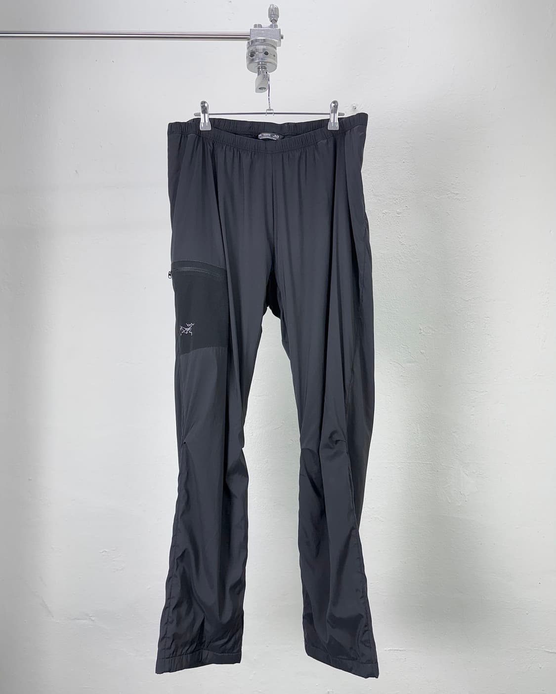 아크테릭스 벤타 블랙 프로톤 드로즈 조거 팬츠 상품이미지1