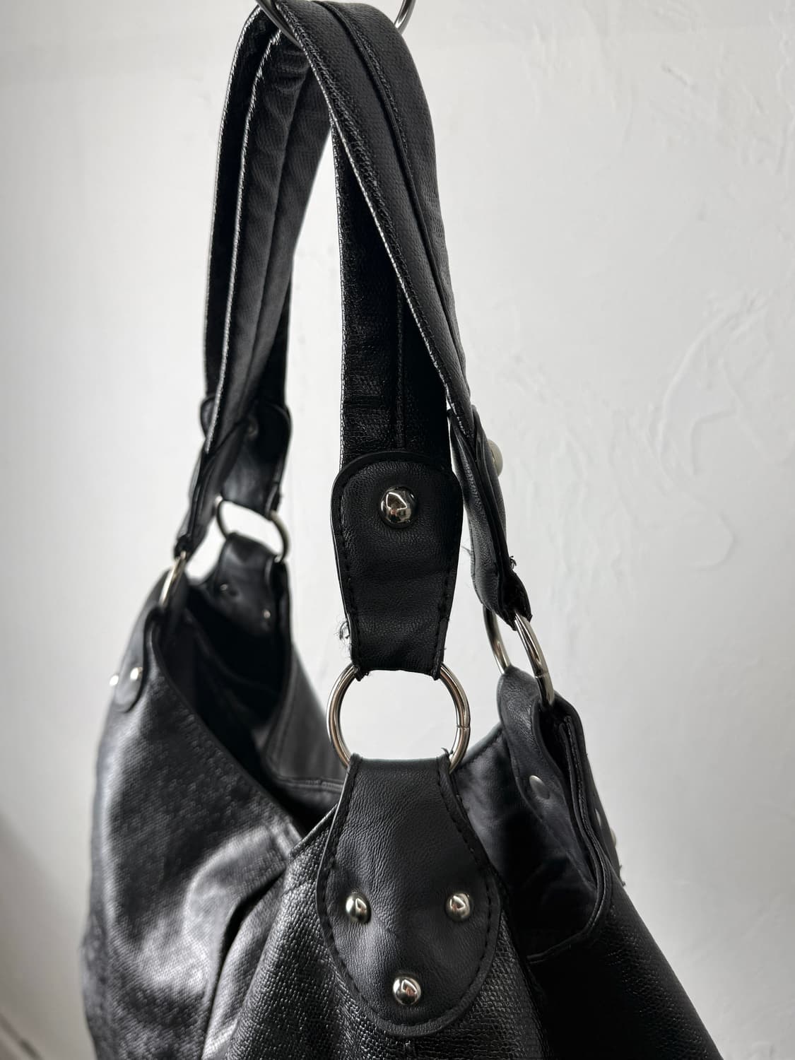 JPN 글로시 레더 호보백 상품이미지7