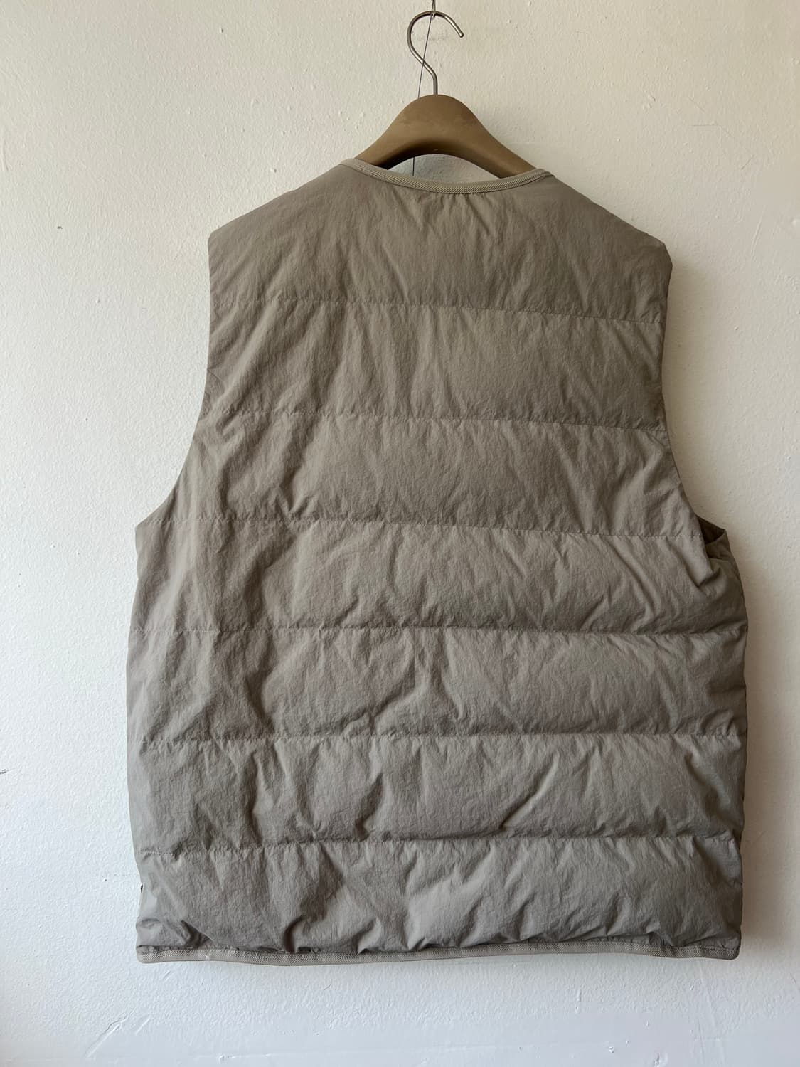 스노우피크 남성 카키베이지 캠핑룩다운조끼 간절기패딩조끼 상품이미지3