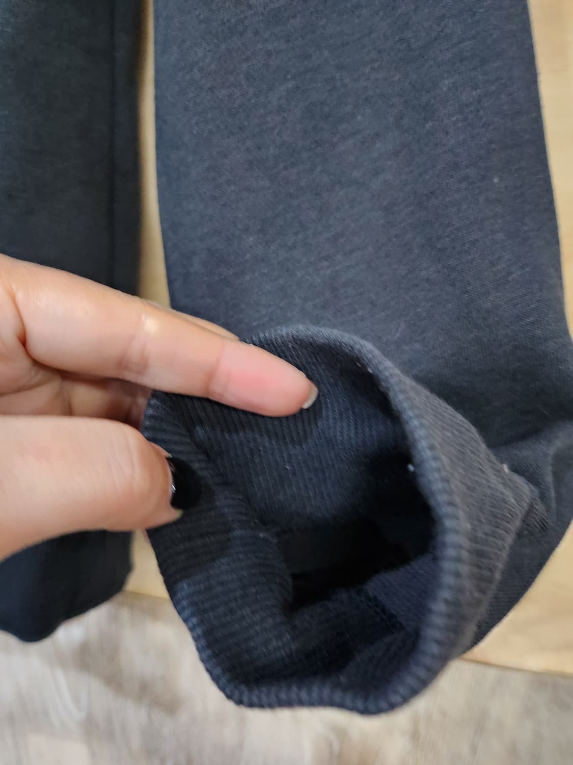 623) 아디다스 Adidas 남성 에센셜 로고 스웻티셔츠 상품이미지4