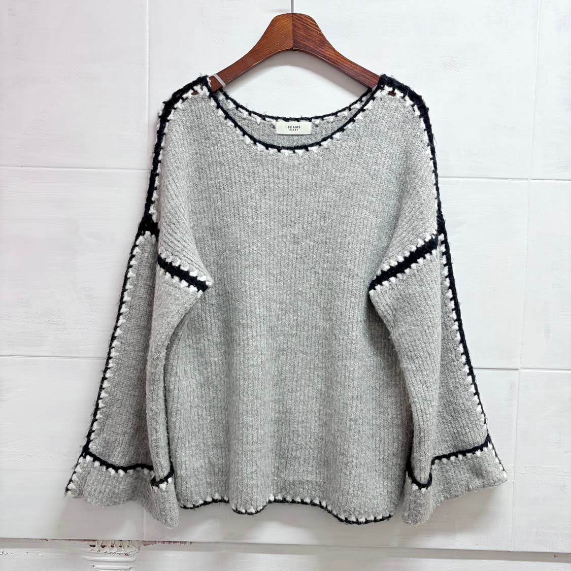 BEAMS HEART 빔즈 하트 루즈핏 그레이 니트  상품이미지1