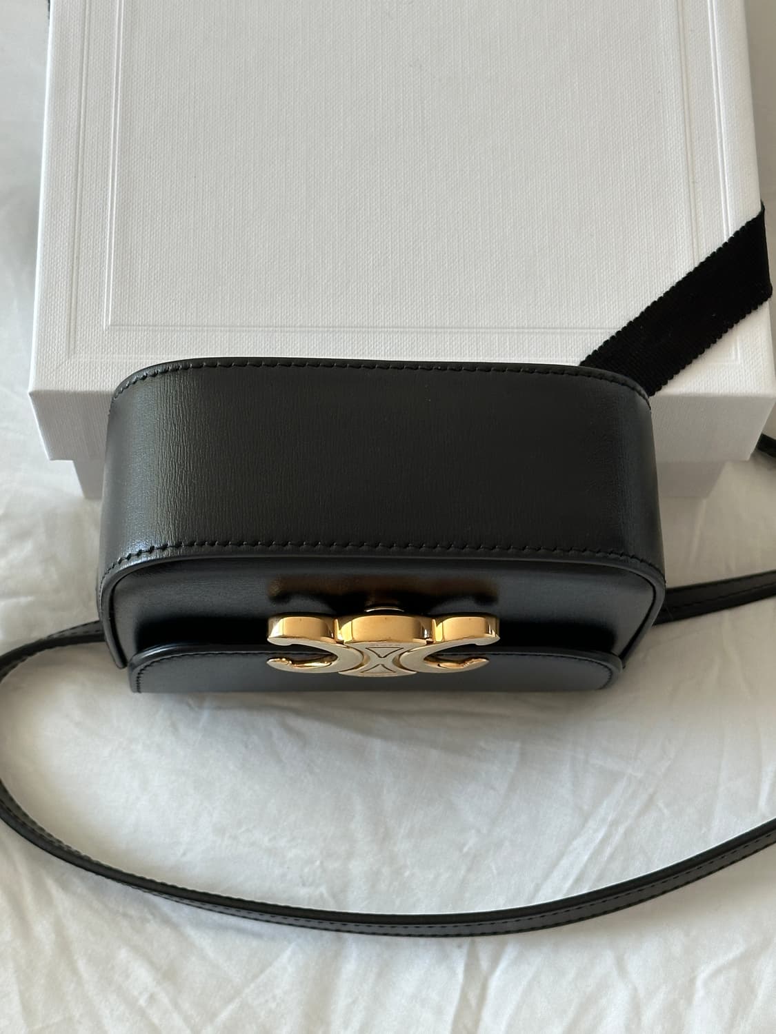 셀린느 미니 클로드 샤이니 카프 스킨 블랙 상품이미지6