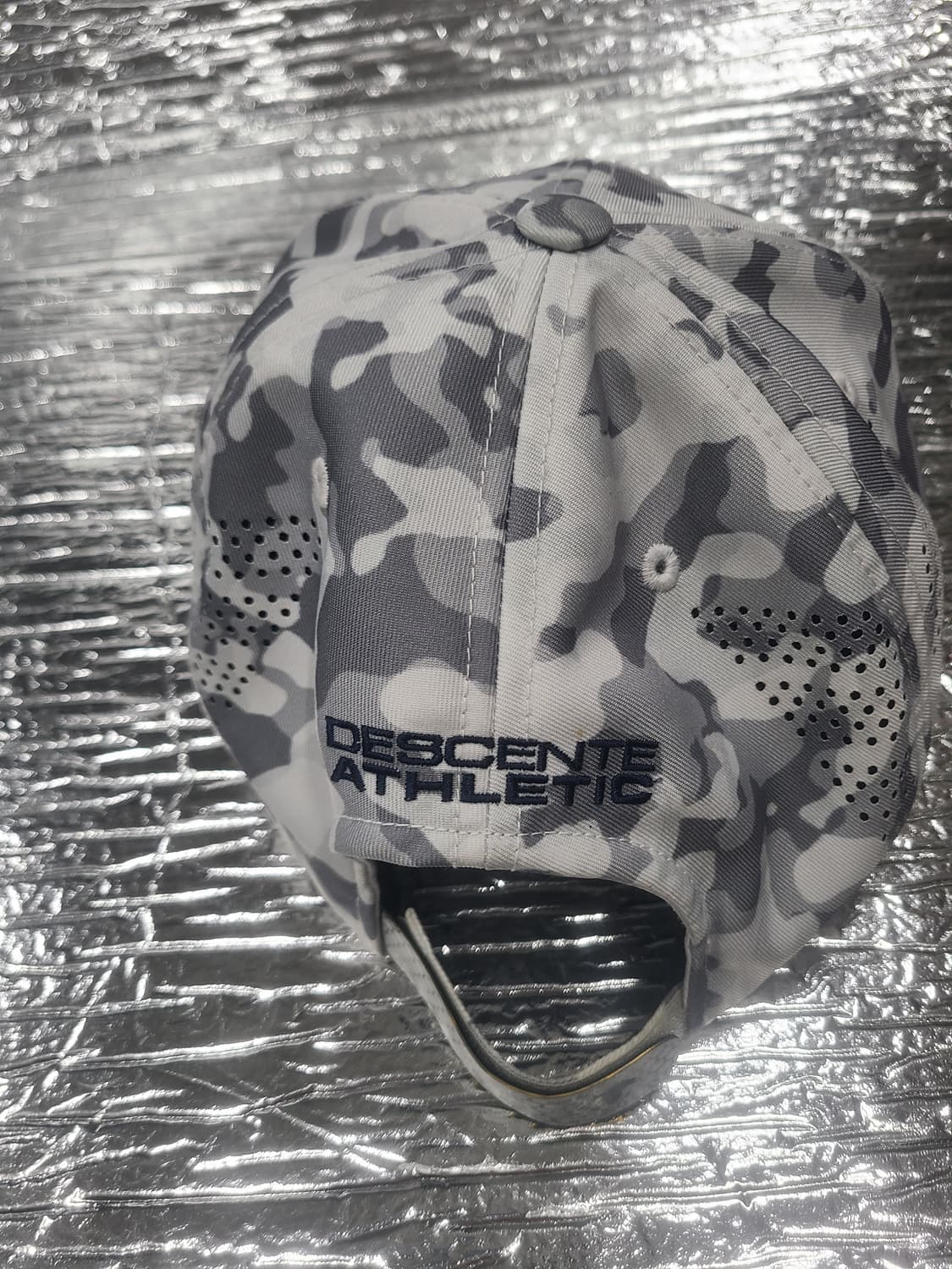 데상트 스냅백 상품이미지2