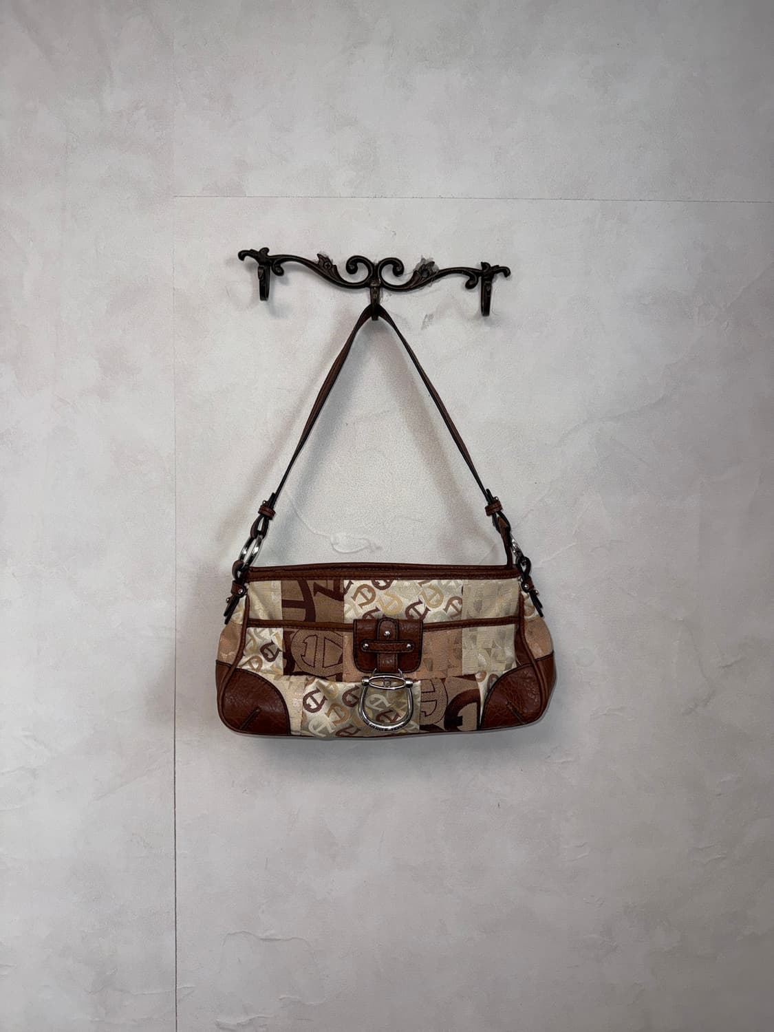 Etienne Aigner brown logo patchwork 숄더백 상품이미지1