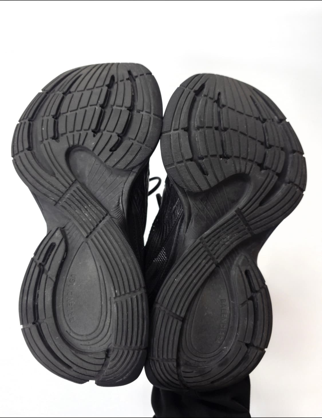 발렌시아가 서킷 블랙 EU42 상품이미지4