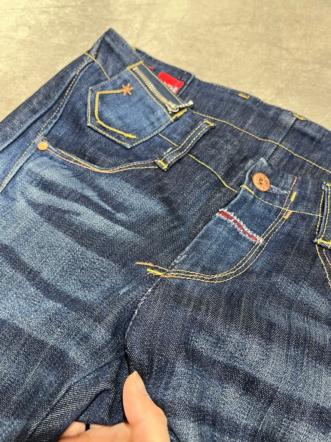 00s 마리떼 프랑소와 저버 스타 패치 데님 부츠컷 팬츠 상품이미지6