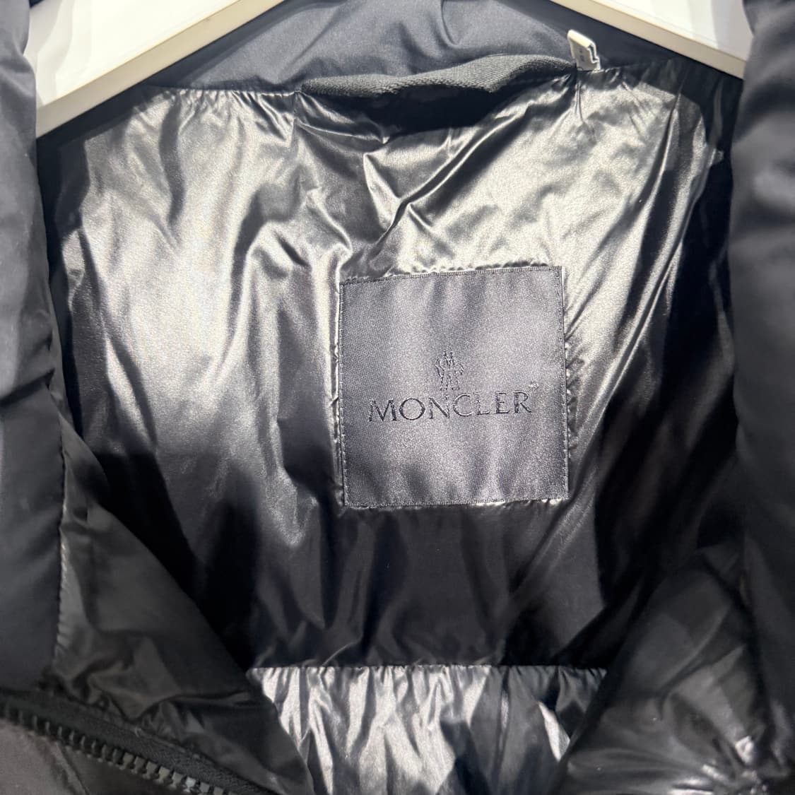 (115) 몽클레어 알마즈 조끼패딩  상품이미지5