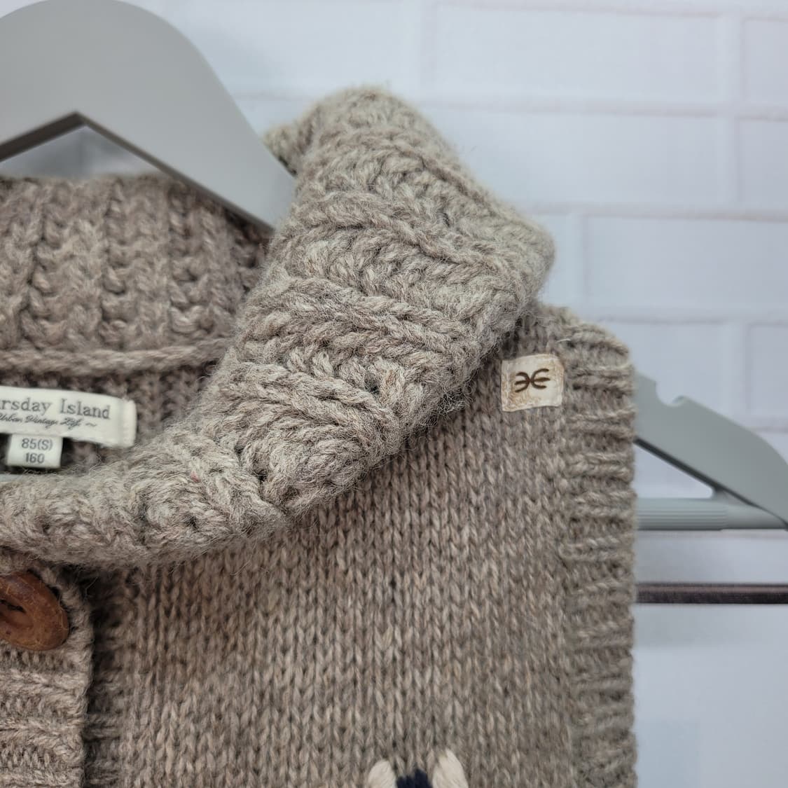 써스데아일랜 모100% 자수 니트 조끼 베스트 S(85)사이즈 새상품급 상품이미지4