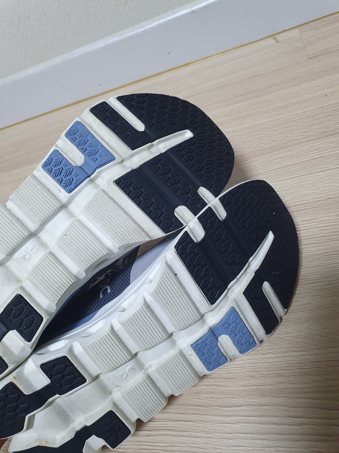 온러닝 클라우드러너2 운동화 275 상품이미지8