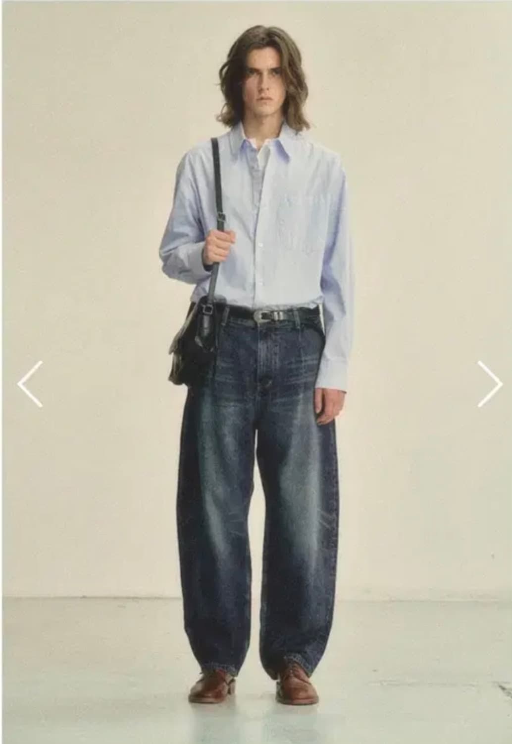 아트이프액츠 원턱 커브드 데님 워시드 인디고 상품이미지1