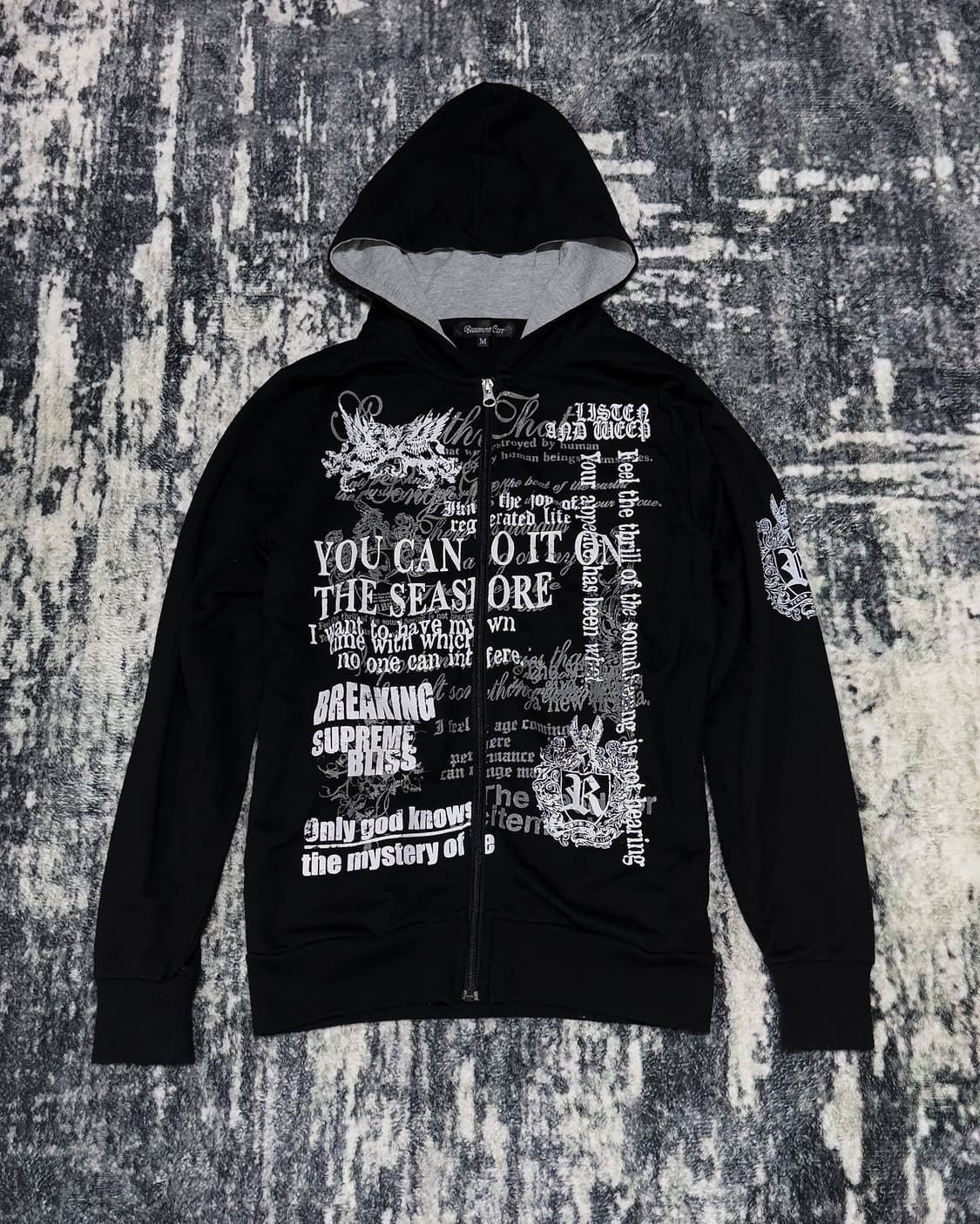 {BEAUMONT CARR} Typo Graphic Zip-up   - 상품이미지2