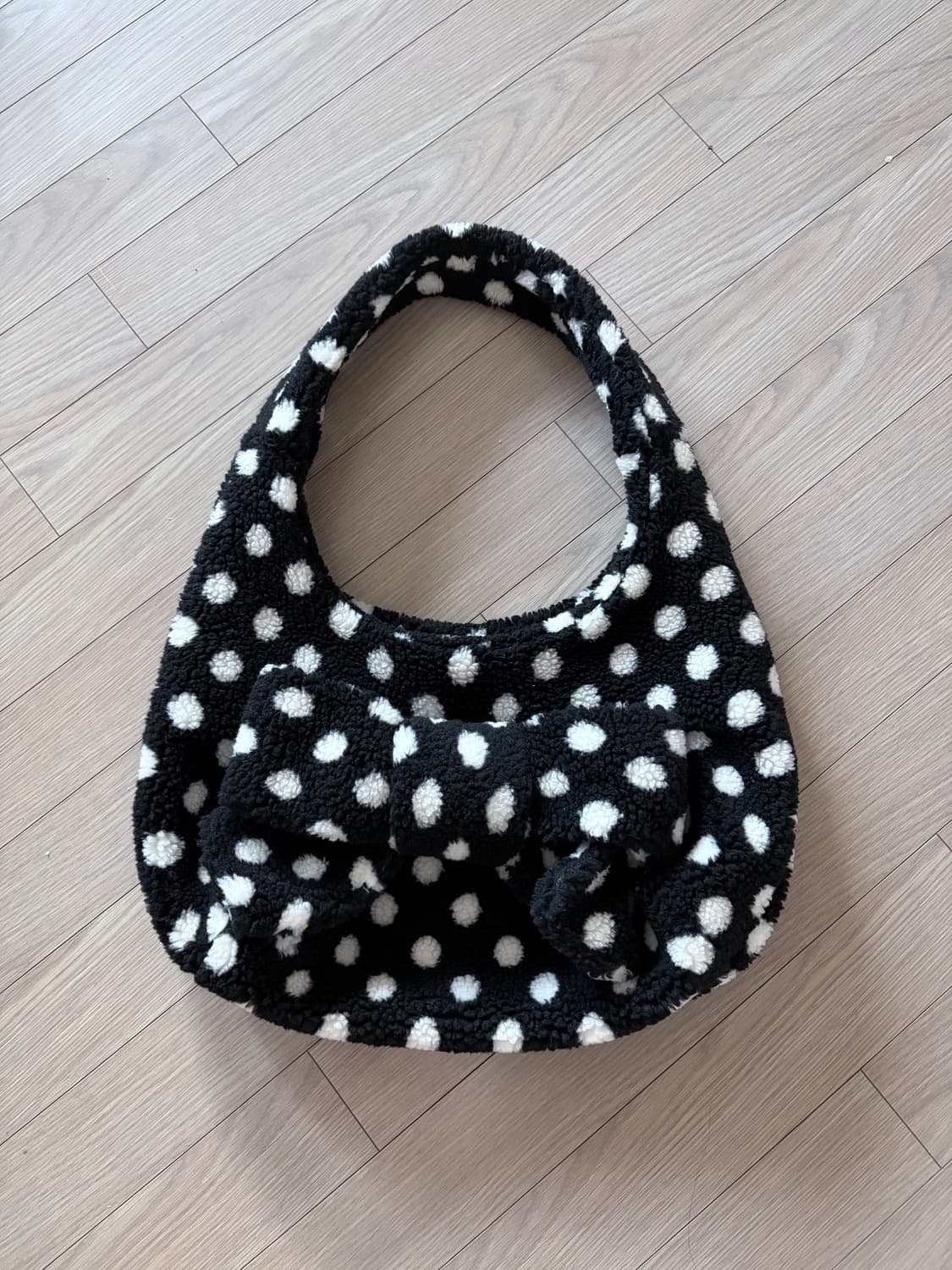 sio 시오 도트 플러피 숄더 백 [블랙] 상품이미지2