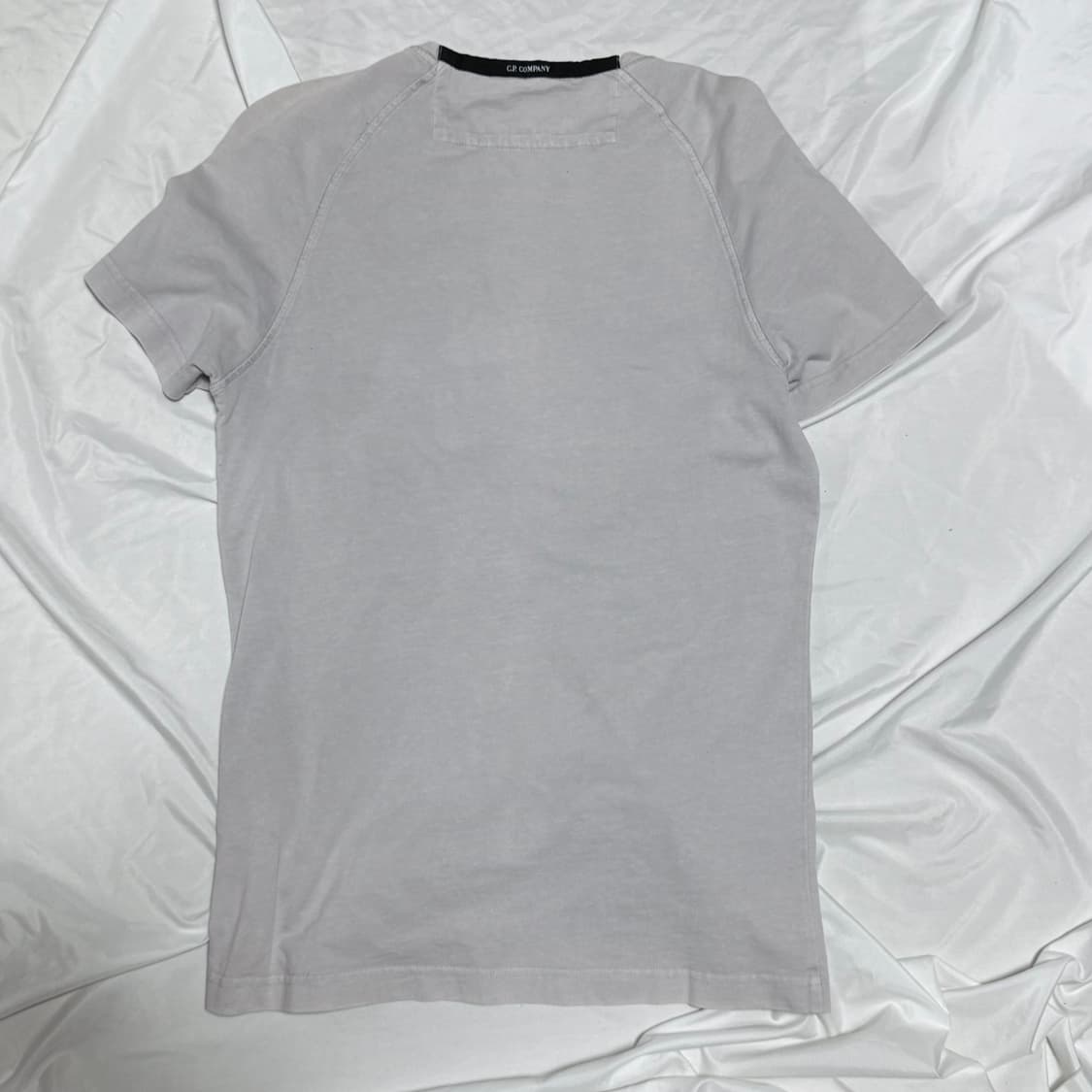 CP COMPANY 라이트 그레이 티셔츠 상품이미지3