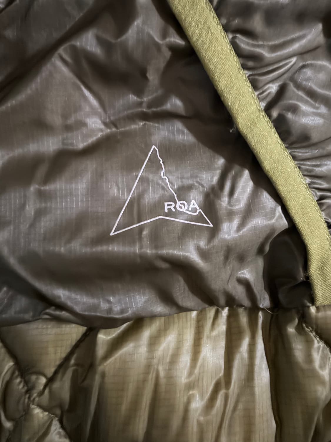 로아 라이트 다운 자켓 올리브 브랜치 상품이미지3