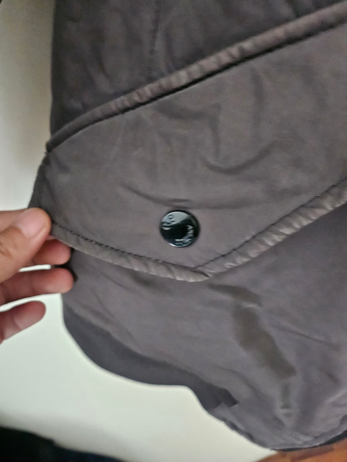 cp컴퍼니 항공점퍼 그레이패딩 100사이즈 상품이미지2