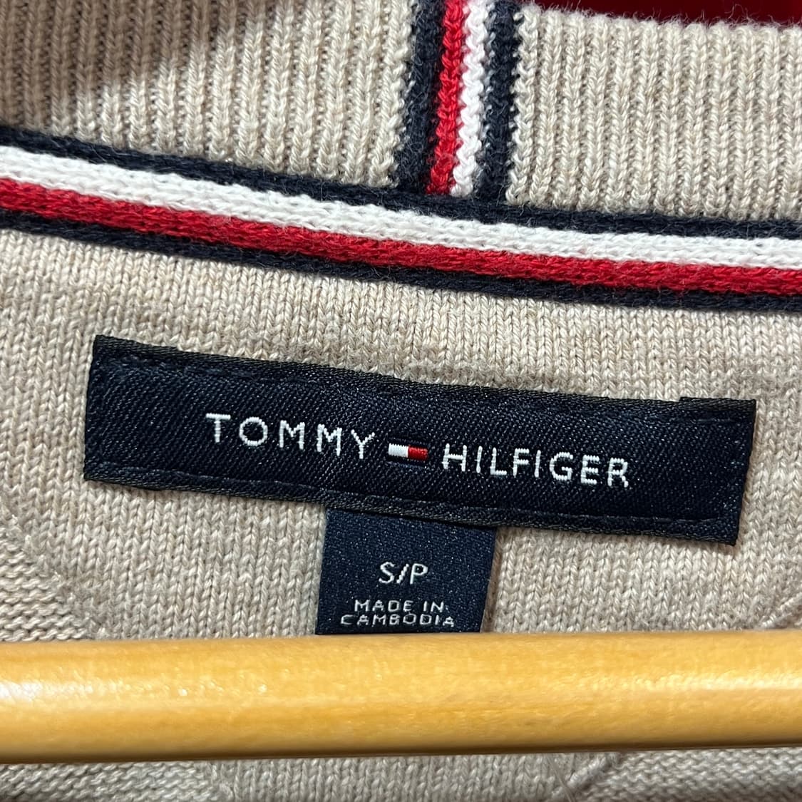 타미힐피거 브이넥 니트 상품이미지3