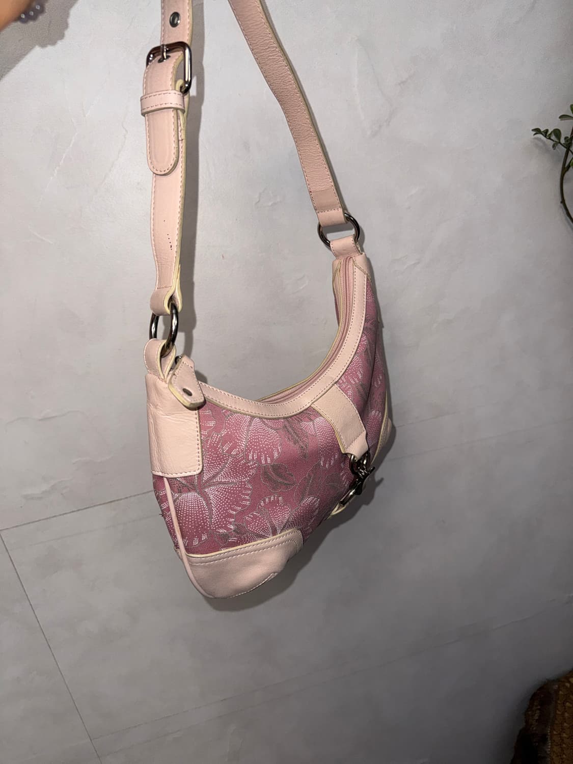 Ecole de Paris pink flower buckle 숄더백 상품이미지3