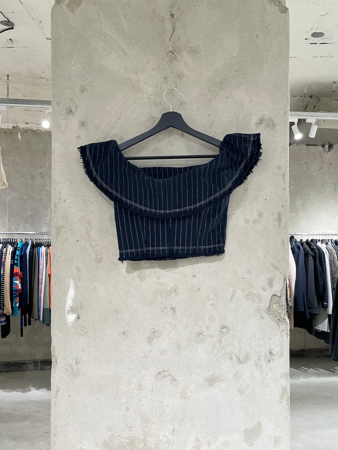 티 바이 알렉산더 왕 다크 네이비 스트라이프 오프 숄더 크롭 탑 상품이미지6
