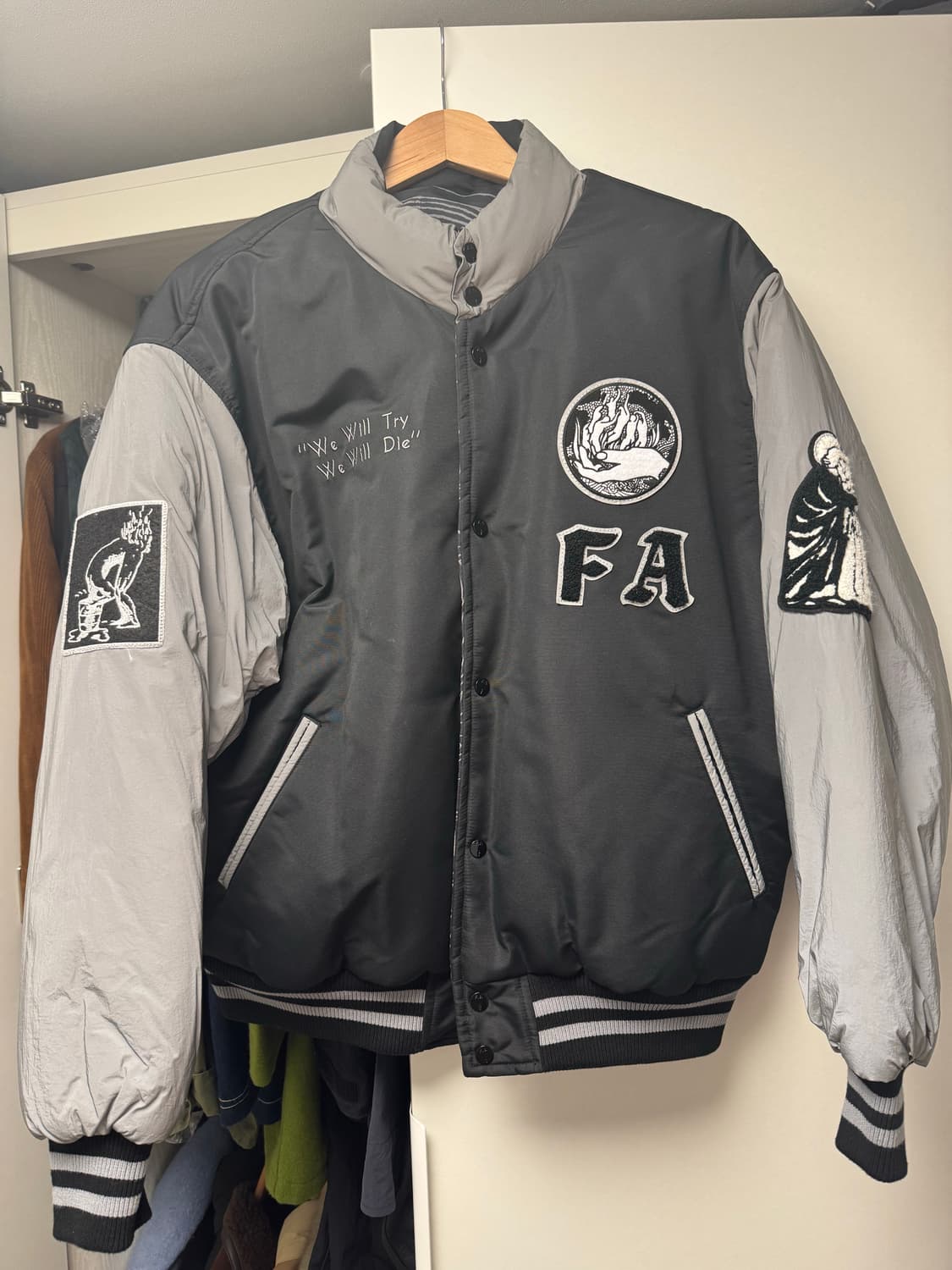 퍼킹어썸 리버시블 패딩 바시티 자켓 L 상품이미지1