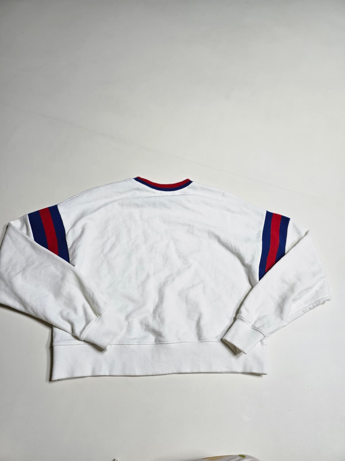 화이트 크롭 맨투맨 (55~66) 상품이미지2