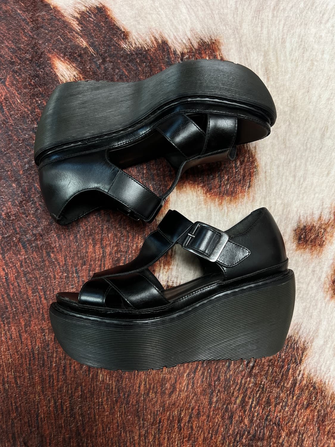 [235] 닥터마틴 아다야 ADAYA 통굽 플랫폼 샌들 상품이미지1