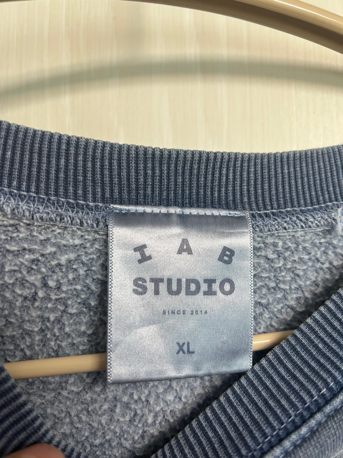 아이앱 스튜디오 맨투맨 상품이미지2