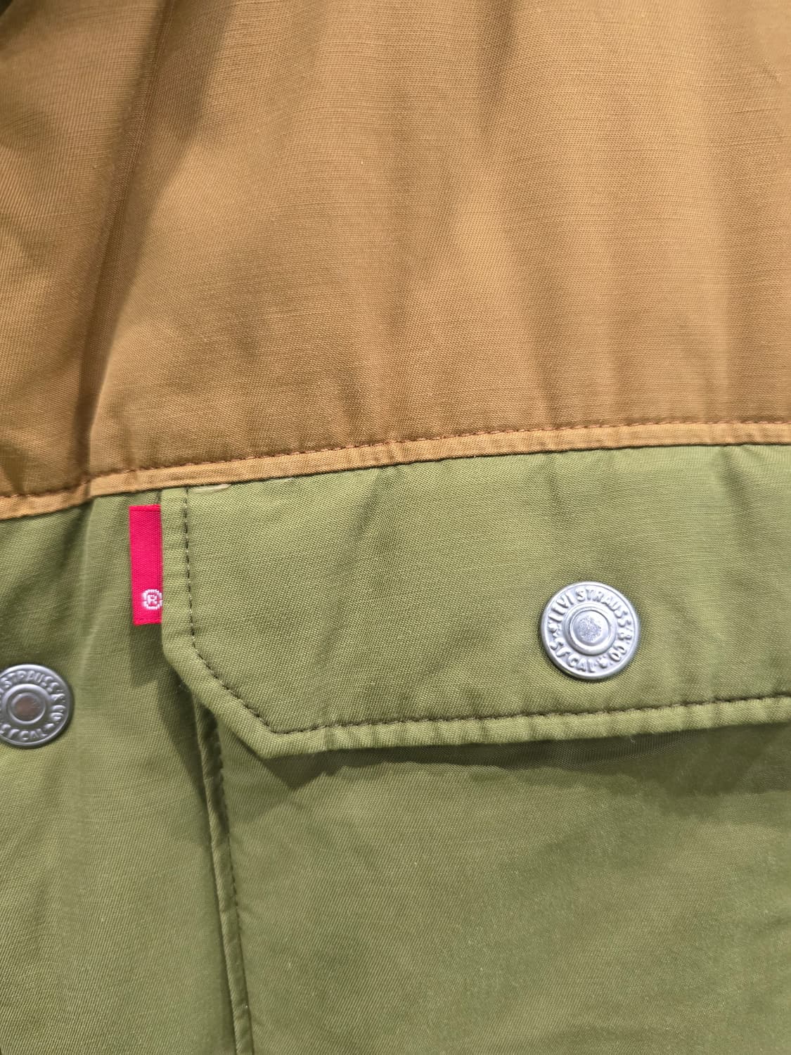 리바이스 퀼팅 베스트 카키 브라운 상품이미지4