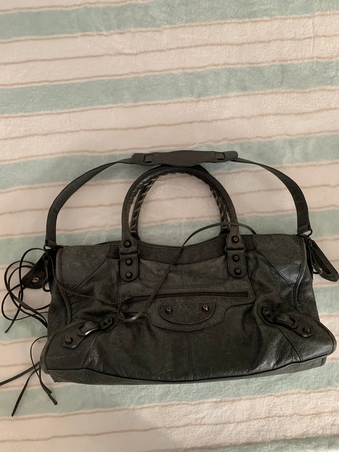 발렌시아가 시티백 라지 다크 그레이 상품이미지1