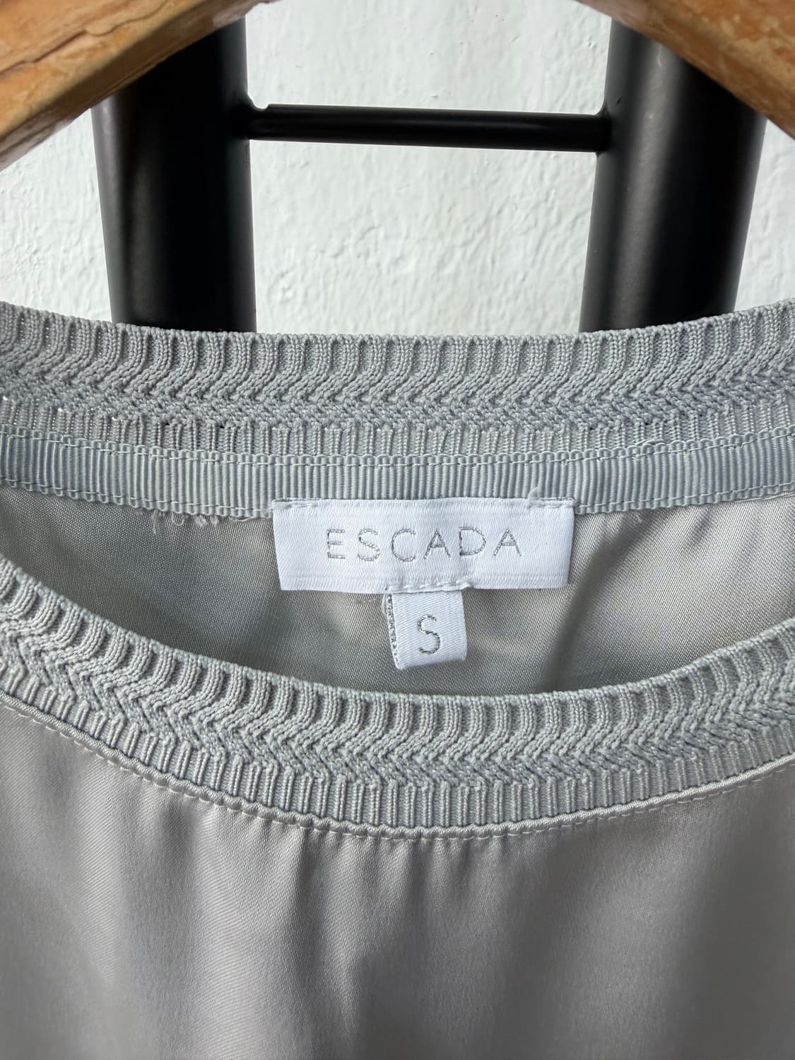 정품) 에스카다 여성 24ss 나일론 로고 맨투맨 S  상품이미지6