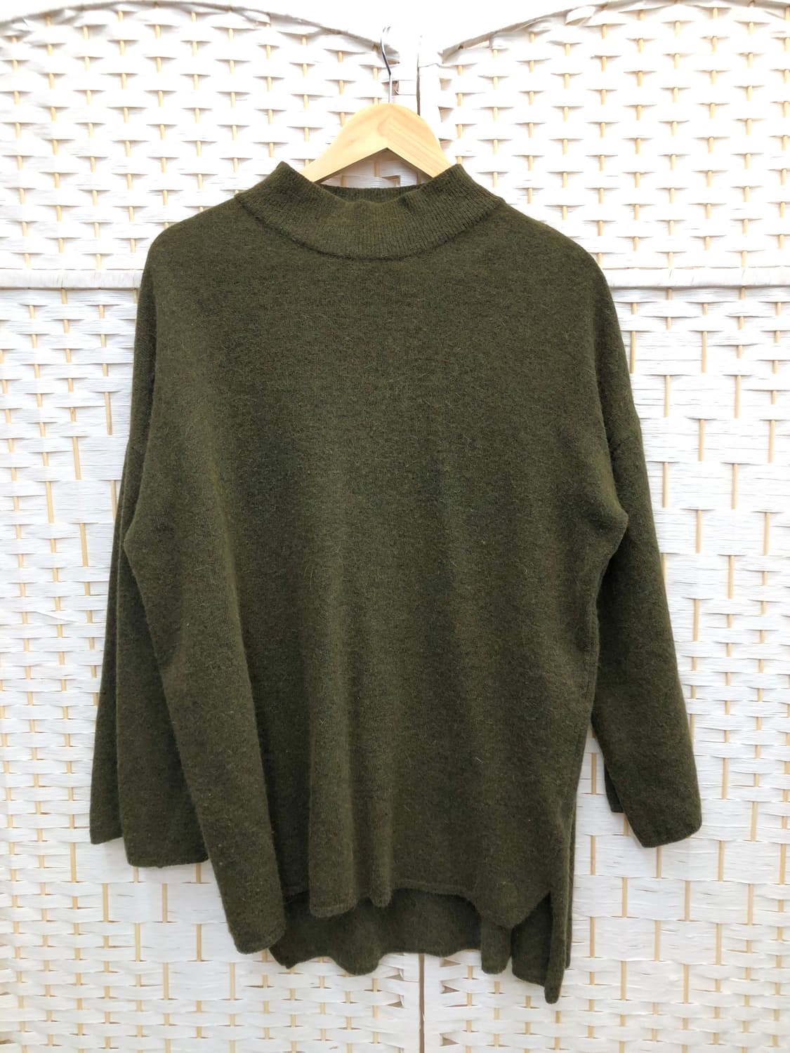 앙고라 카키 니트 상품이미지1